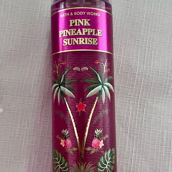 Bath & Body Works Other - BATH & BODYWORKS Tropical Pink Pineapple Sunrise Fragrance Mist
8 oz NWT